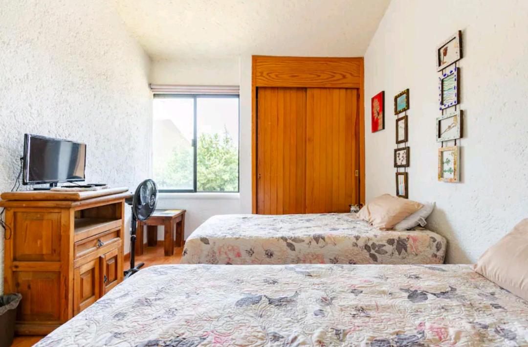 habitación fondo de bikini en casa compartida - B&B El Pueblito