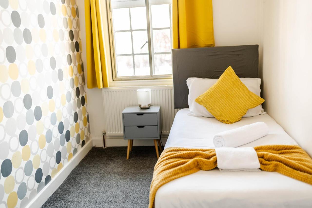 Urban Escape - Stylish 3Bedroom in Watford Center - Chambres d'hôtes Watford
