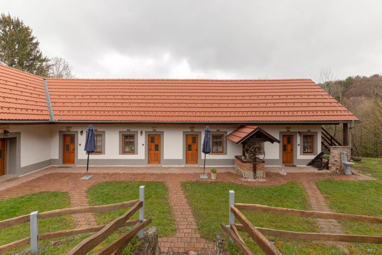 Apartment mit Balkon