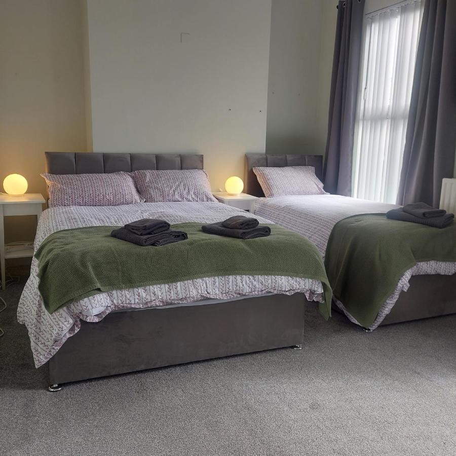 Chambre Familiale avec Salle de Bains Commune
