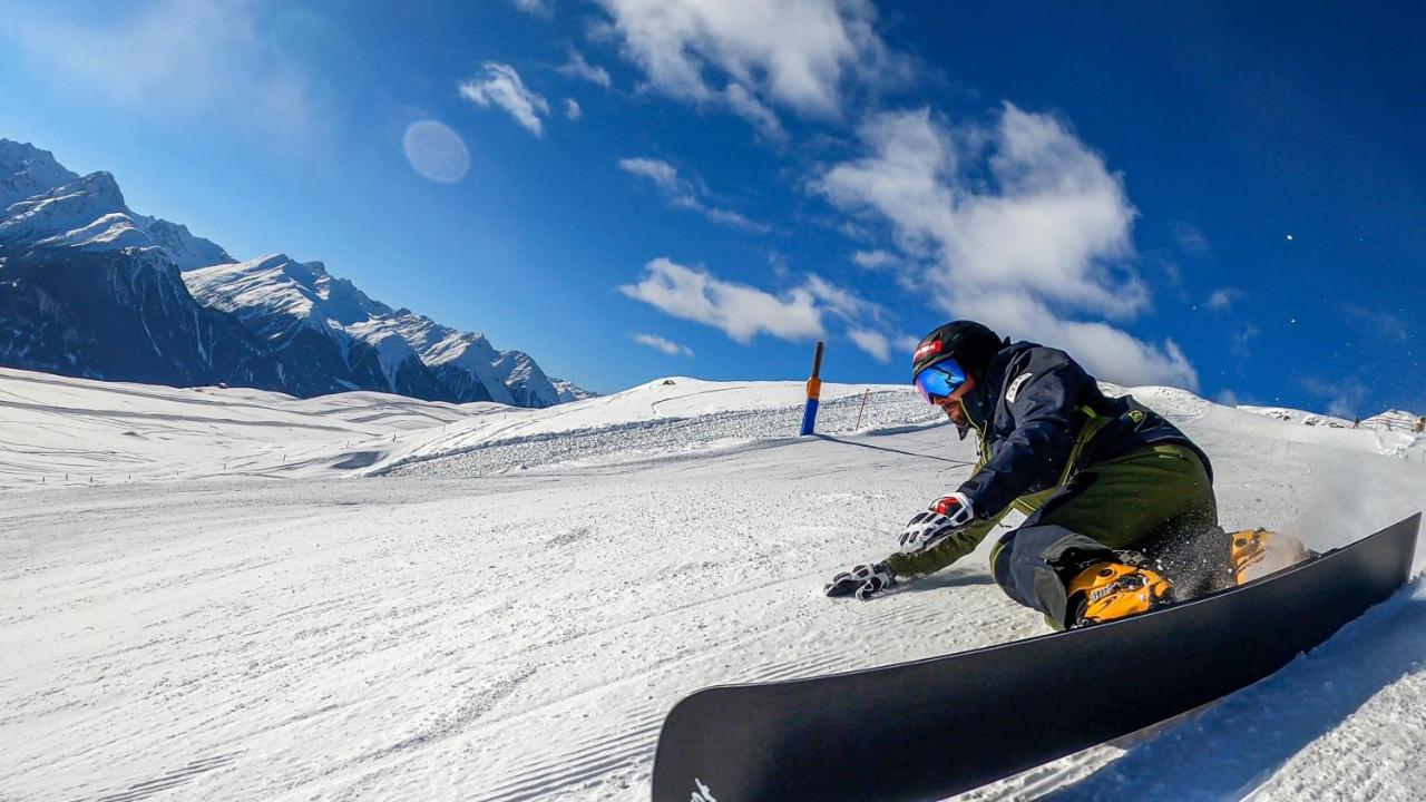 Two-Bedroom Apartment with Shower 