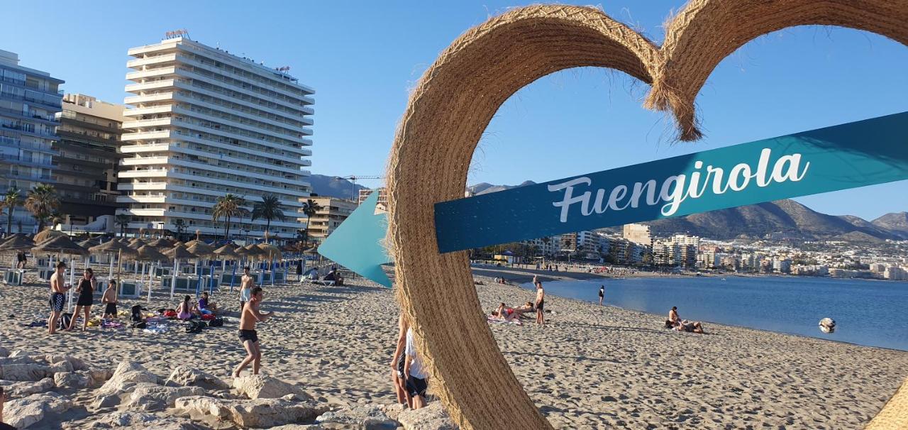 Seafront apartment with pool - Ferienwohnung Fuengirola