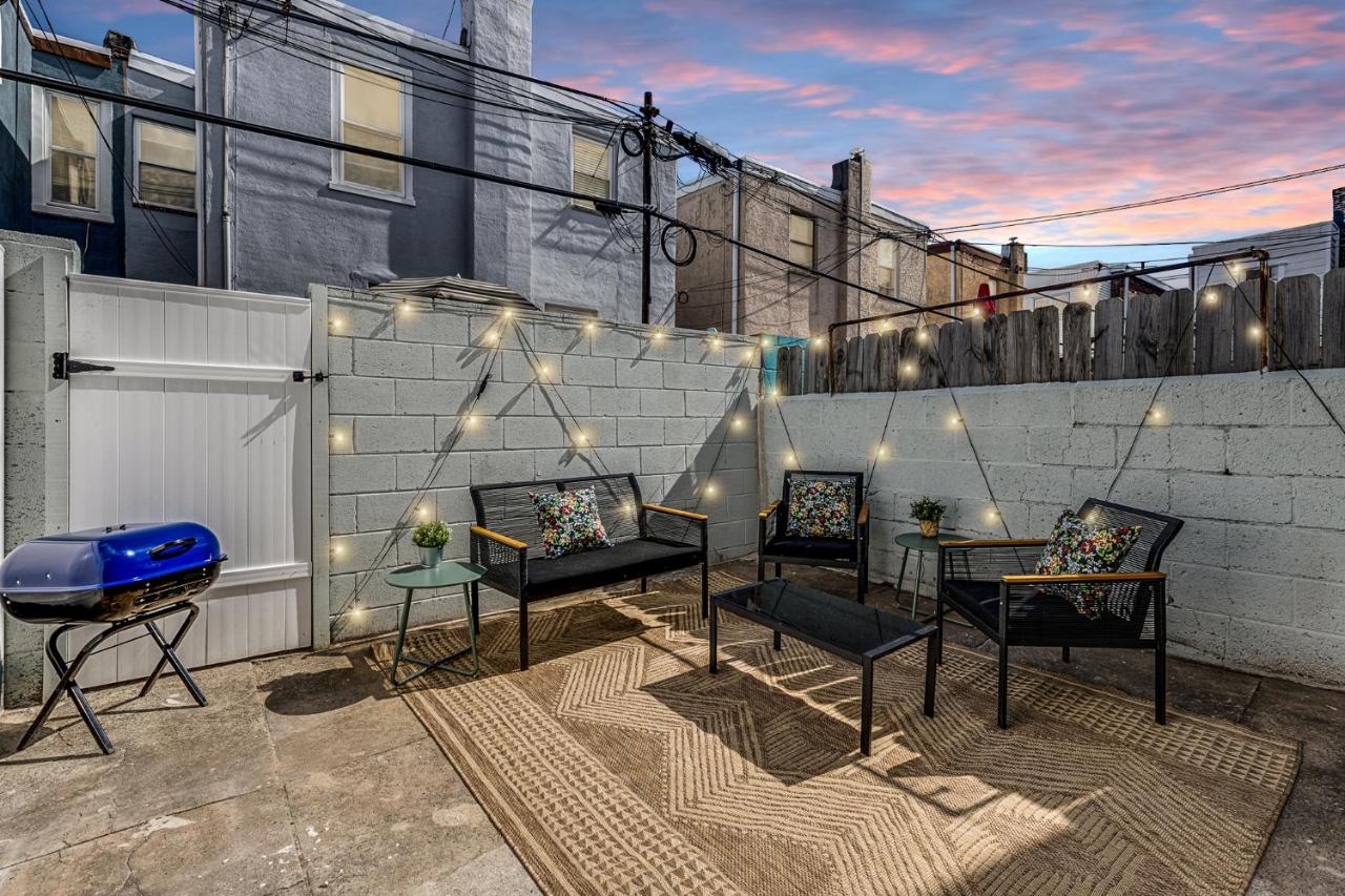 Family Fun South Philly Game House Near Sports Stadiums and Concerts - Bed and Breakfast