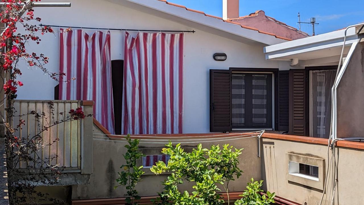 Grazioso e confortevole attico, costa sud-ovest - B&B