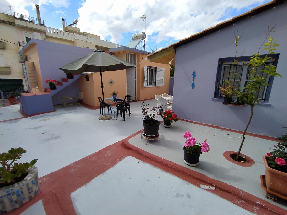 B&B Kalamata - Traditional detached house with yard in Kalamata - Bed and Breakfast Kalamata