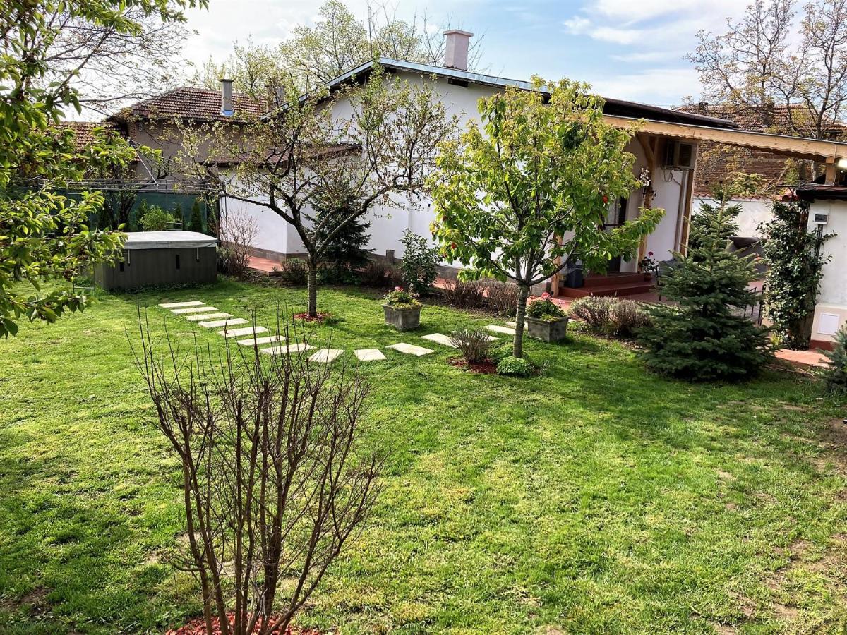 Къща за гости ЗЕЛЕНА - B&B