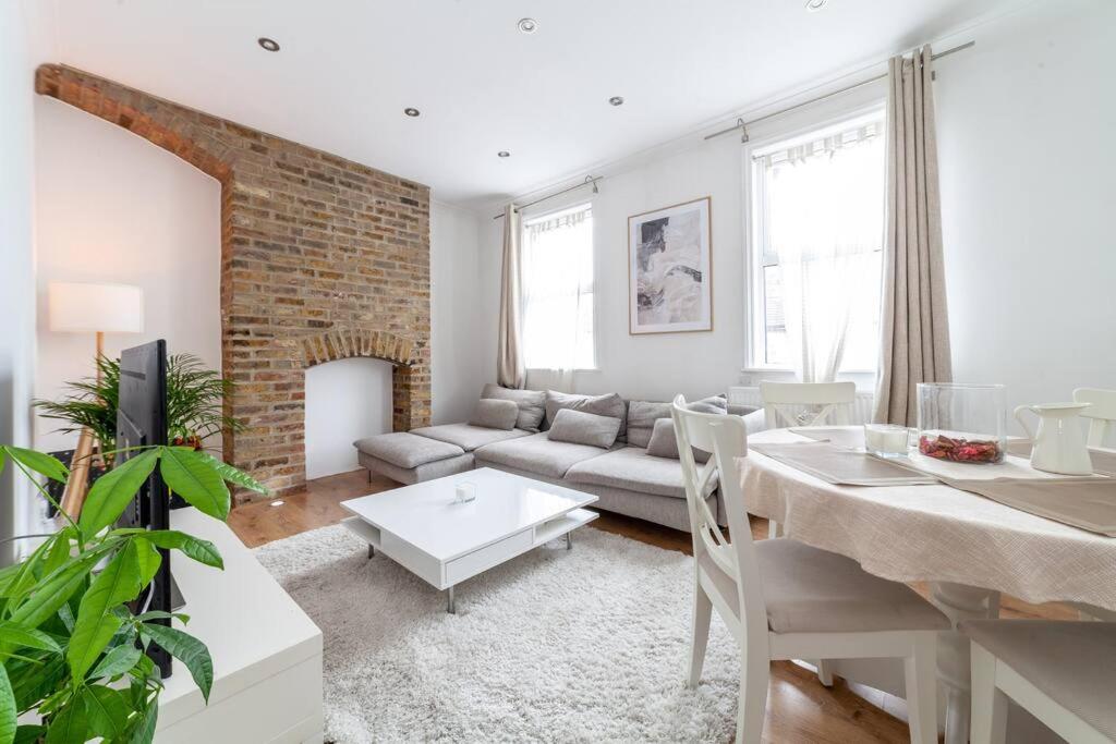 B&B London - 2 Bedroom Duplex Apartment - Bed and Breakfast London