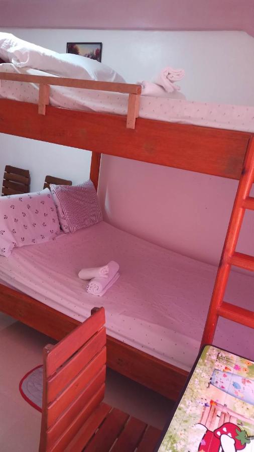 Bearby's Homestay Siargao - FAMILY ROOM - Chambres d'hôtes Catangnan