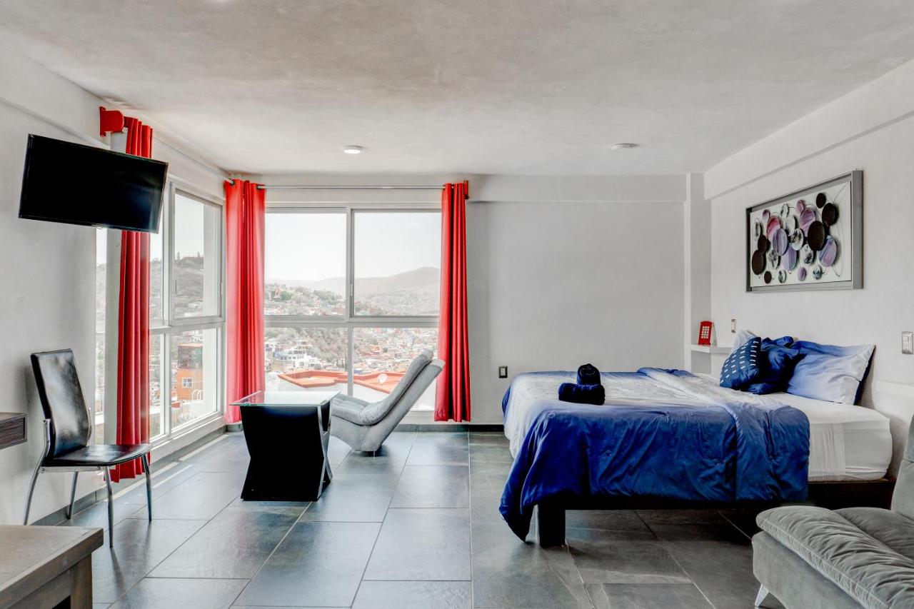 Triple Room with City View