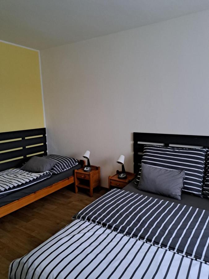 Vierbettzimmer mit eigenem Bad