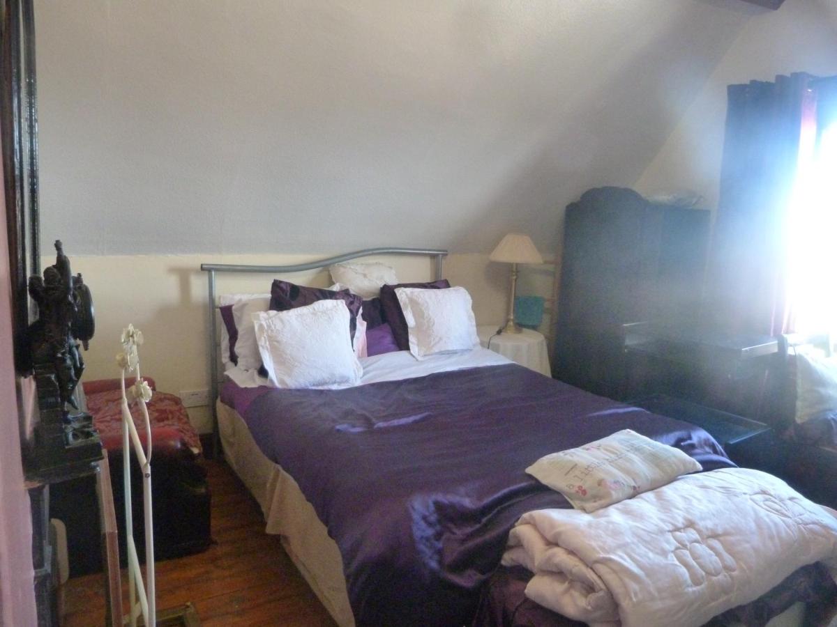 B&B Doncaster - Ms McCreadys Guest House - Bed and Breakfast Doncaster