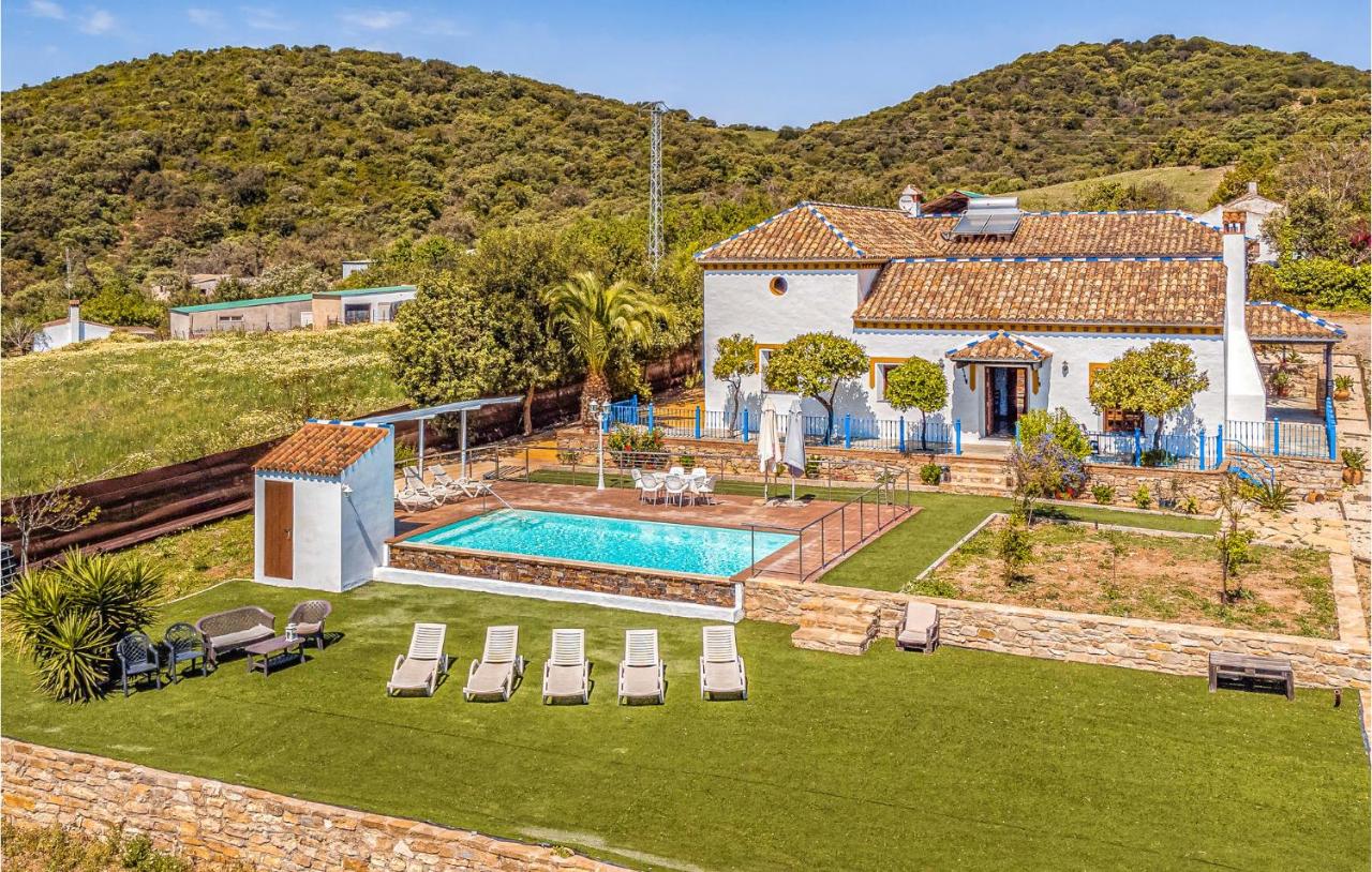B&B Prado del Rey - Beautiful Home In Prado Del Rey cadiz With Outdoor Swimming Pool, Wifi And Swimming Pool - Bed and Breakfast Prado del Rey
