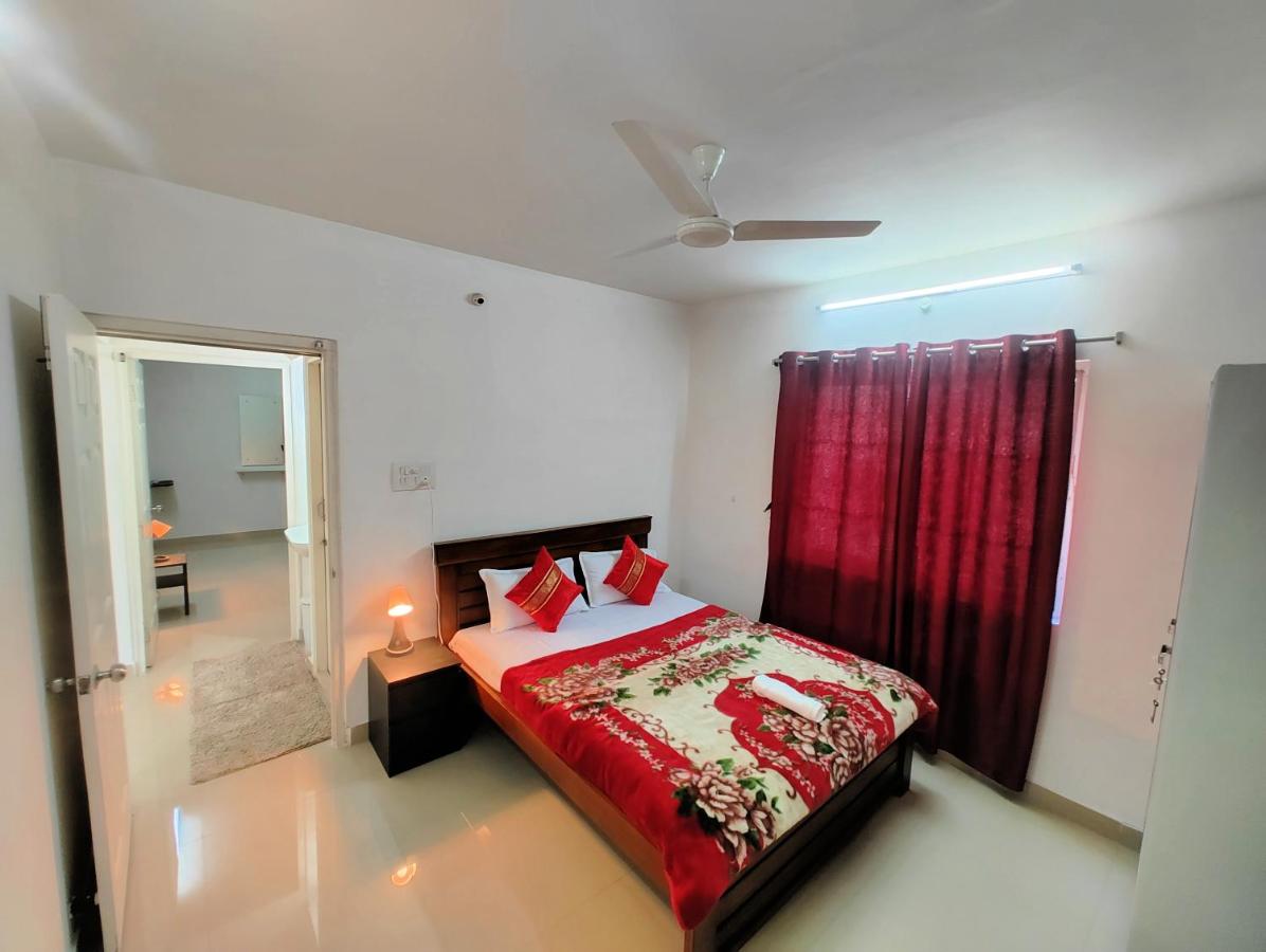B&B Hyderabad - NK Homes -Serviced Apartments - 2 BHK Homestay, Fast Wifi, Fully Furnished - Bed and Breakfast Hyderabad