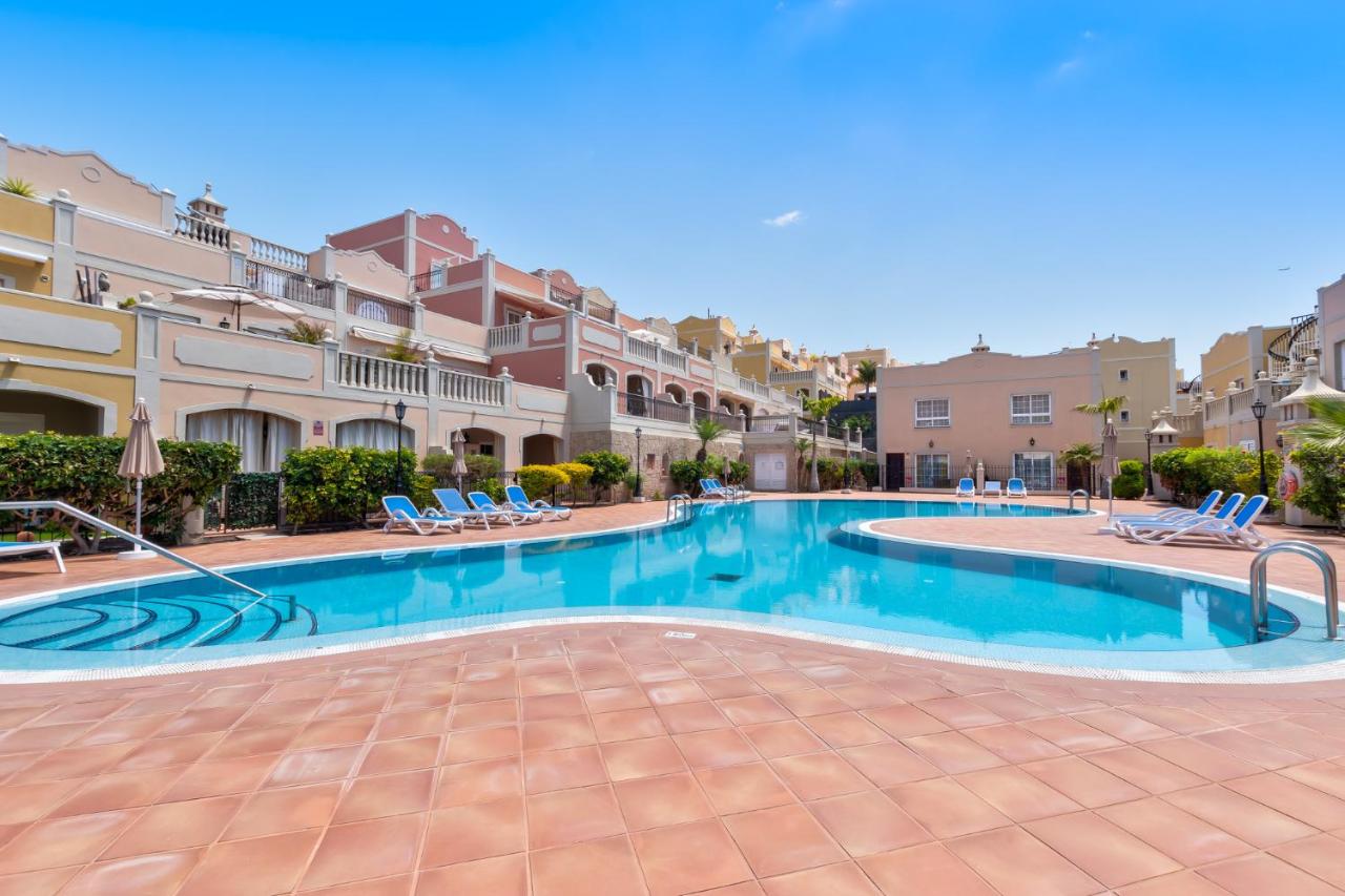 Paraiso J47 PARTIAL SEA VIEW & SUNNY TERRACE 1B - Bed and Breakfast