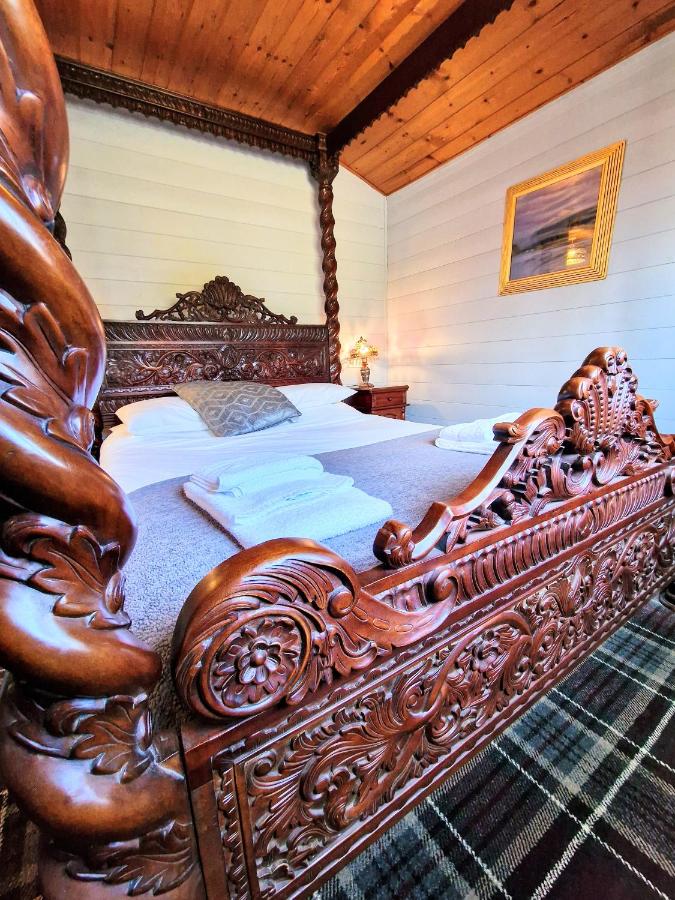 Magpie 2 Hot Tub HuntersMoon-Warminster-Longleat-Wiltshire - Chambres d’hôtes