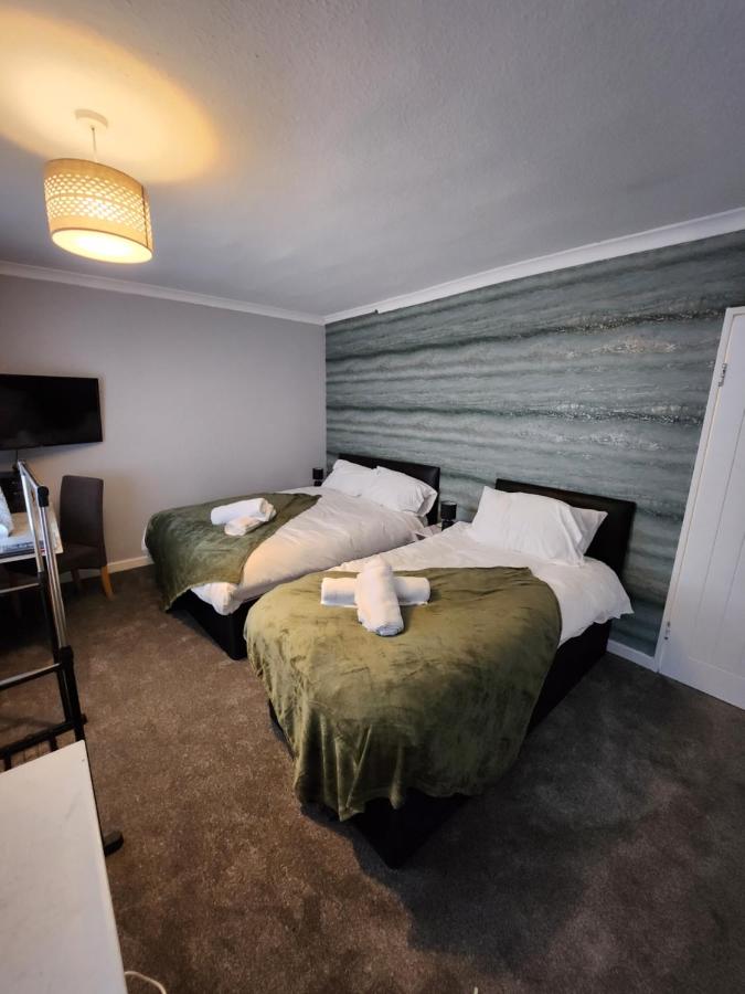 B&B Birmingham - Fox Hollies Shared House - Bed and Breakfast Birmingham