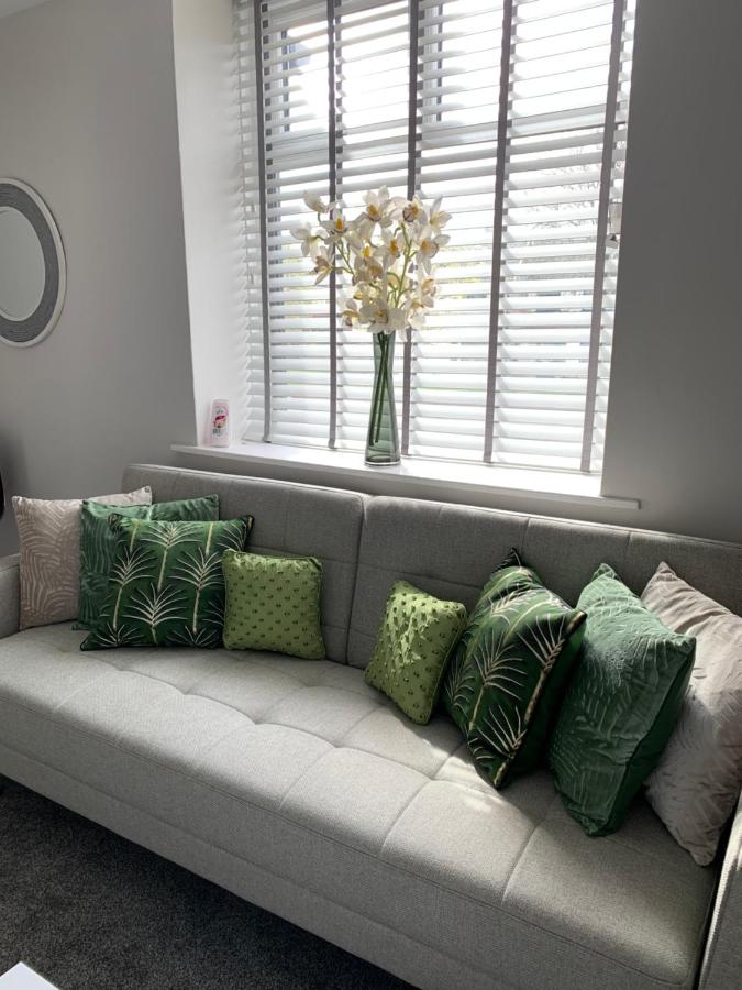 The Greens Apartment - B&B Farnworth