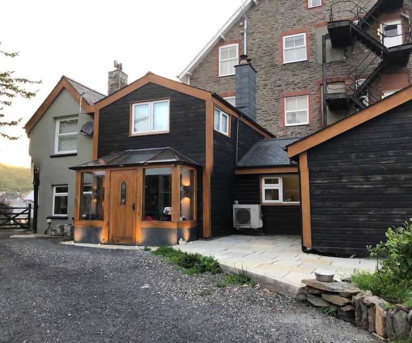 Spacious 4-Bed House in Lynton - B&B
