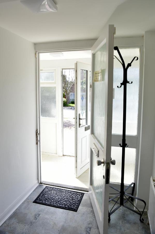 Lindrick Villa- 3BD Bunglow , Free parking- Long stays - B&B Leicester