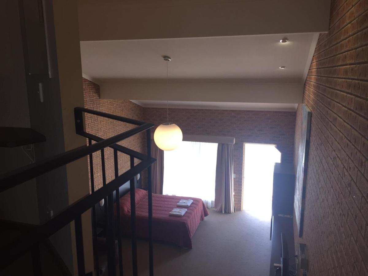 Mezzanine Suite