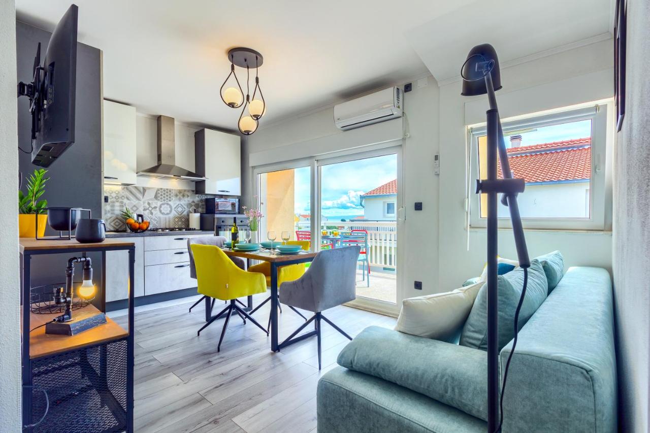 Uma - design apartment with big terrace - B&B Kutleše