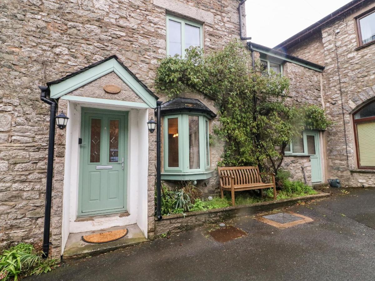 B&B Carnforth - Egremont Cottage - Bed and Breakfast Carnforth