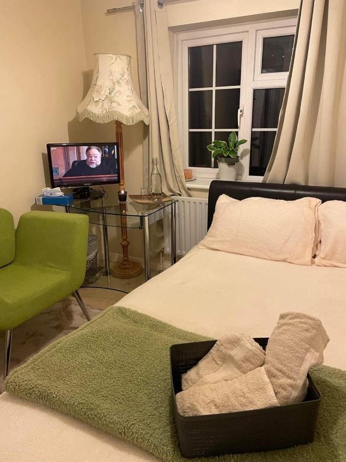 B&B Croydon, London - Cozy Homestay - Bed and Breakfast Croydon, London