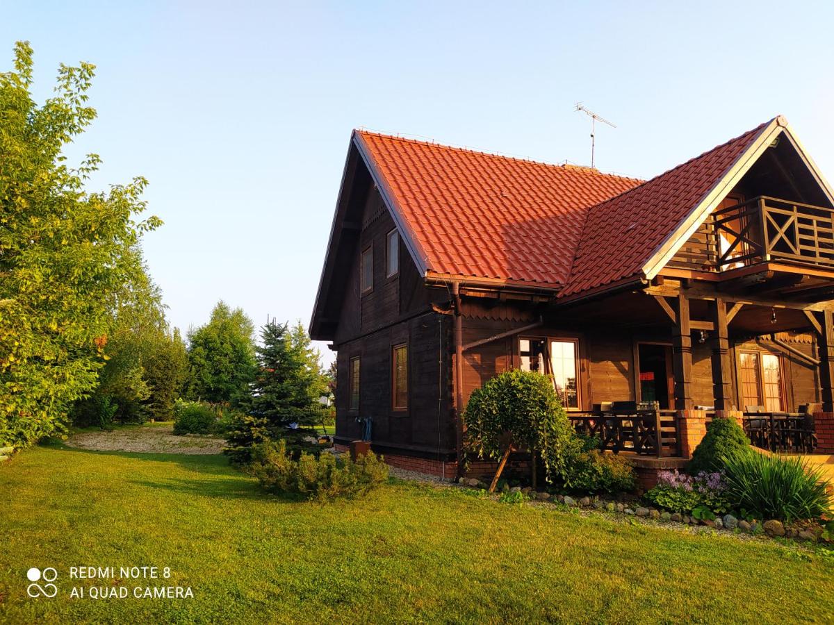 Dom z bala kort tenisowy ,linia brzegowa plaża ,pomost ,kajaki, łódka - B&B
