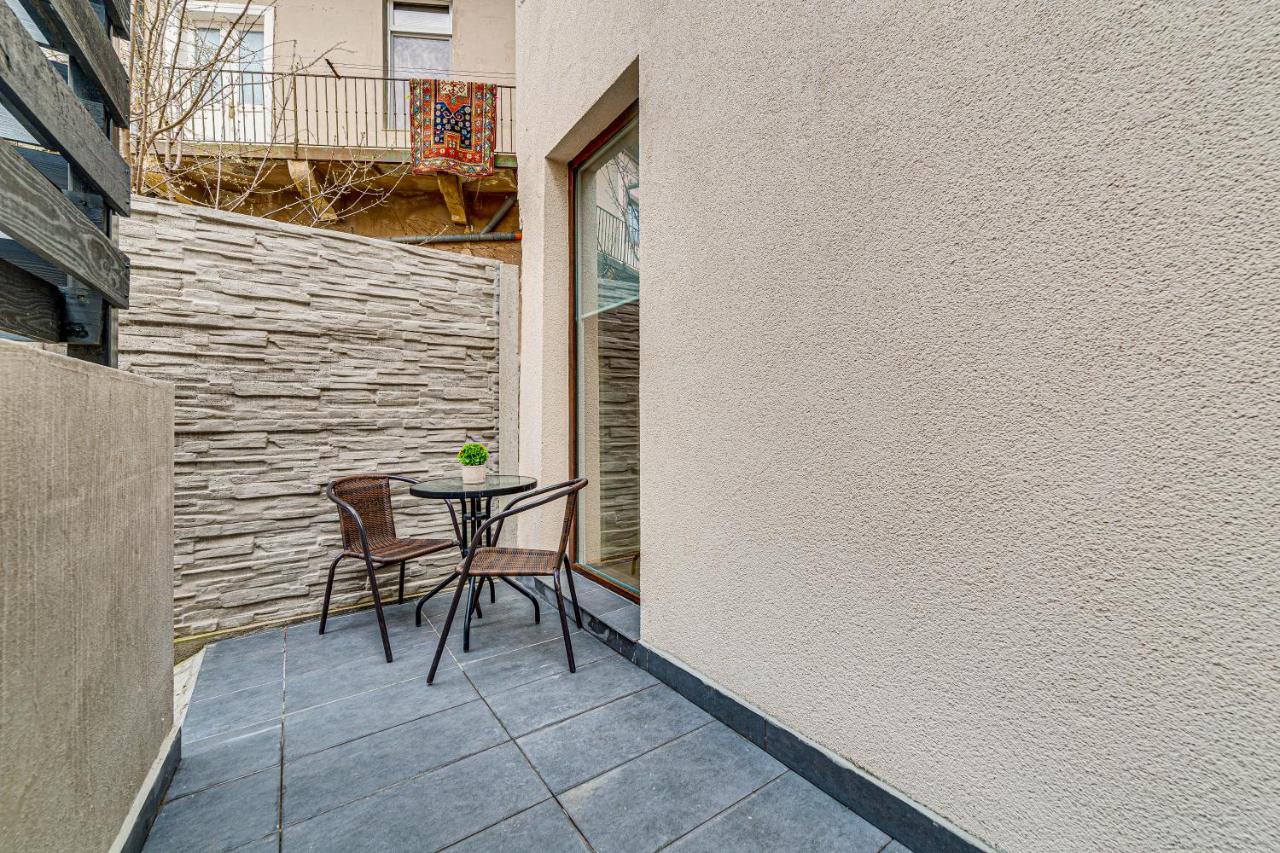 Ultra Central Apartment with Private Terrace - B&B Arad