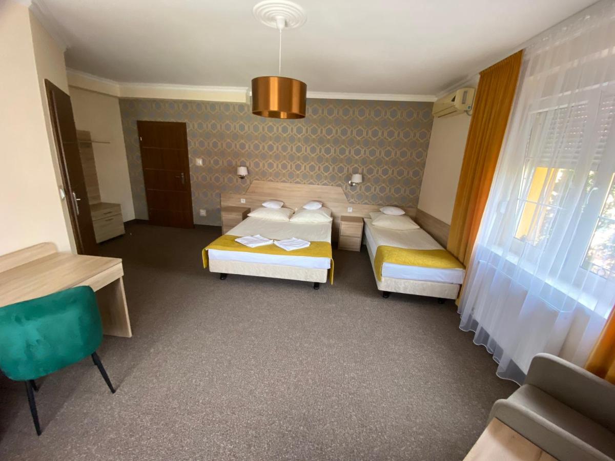 Comfort Triple Room