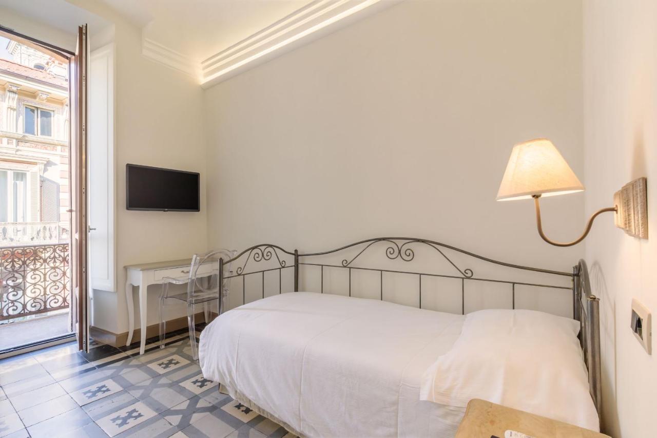 Single Room with Private Bathroom