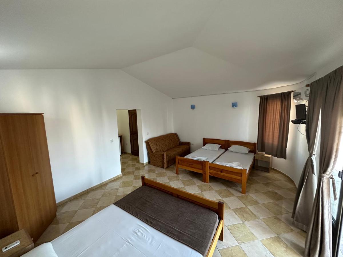 Camera Familiare con Balcone