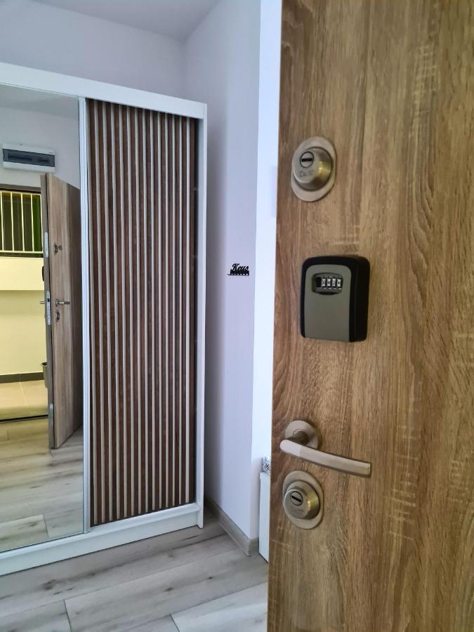 One-Bedroom Apartment with Balcony