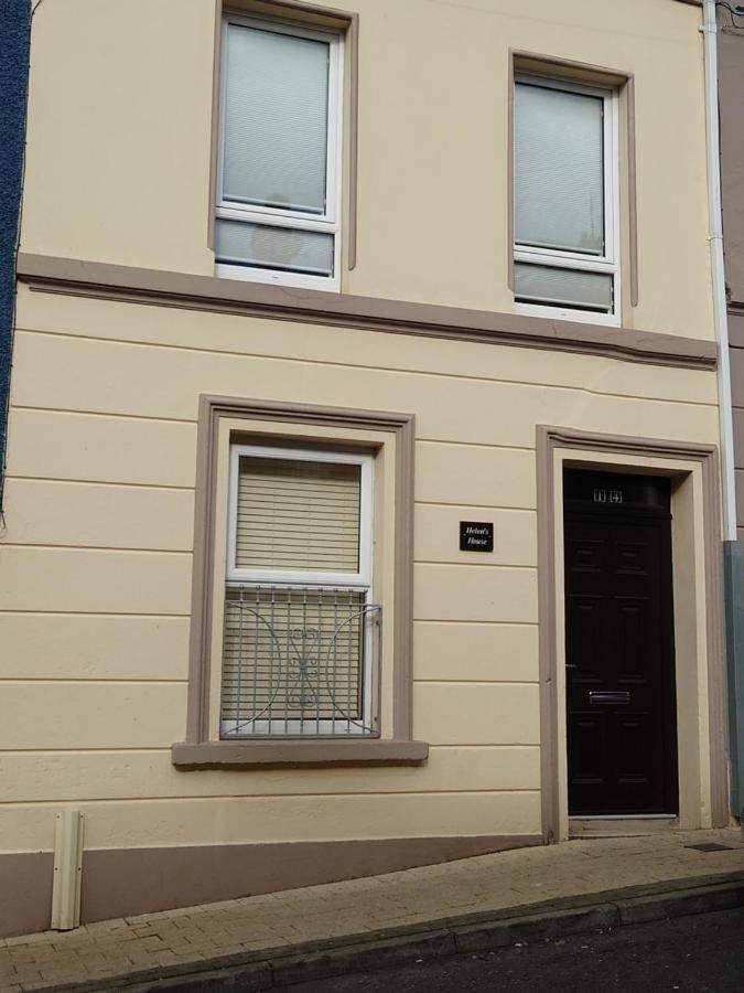 B&B Londonderry - Helens House Derry City Centre Remarkable 3-Bed - Bed and Breakfast Londonderry