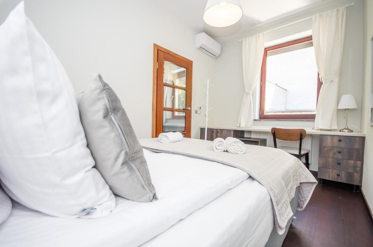 Two-Bedroom Apartment with garden and terrace - Krowoderska 66