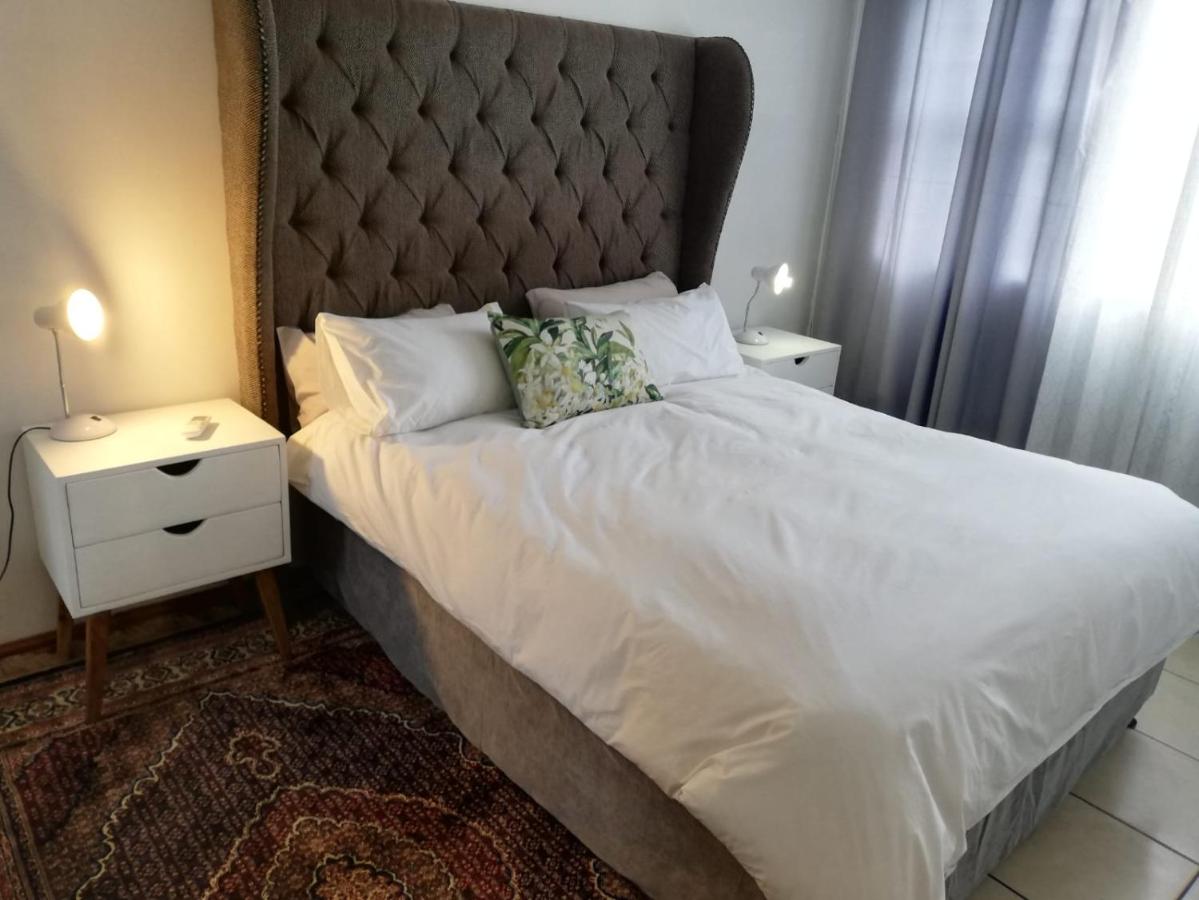 B&B Kaapstad - Rondebosch East Garlandale STRICTLY HALAAL, fresh garden cottage - Bed and Breakfast Kaapstad