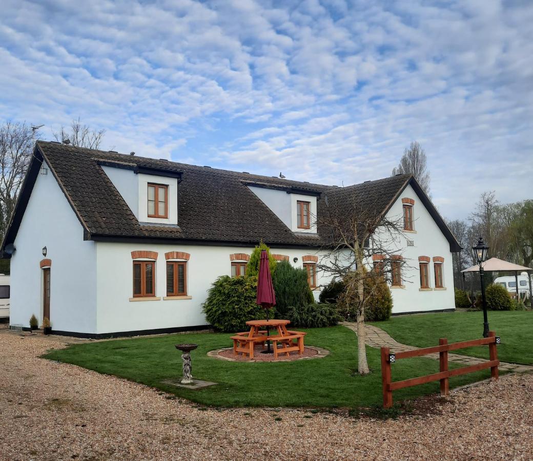 Langdale Lodge at Langdale Lakes, LINCOLN LN3 5BB - B&B