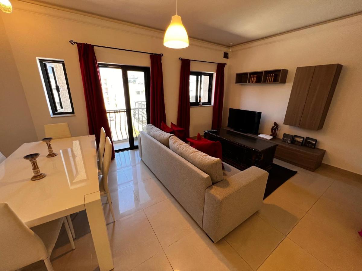 Naxxar Spacious 3-Bedroom Home with Private Roof by Malta Weekend - Ferienwohnung Naxxar