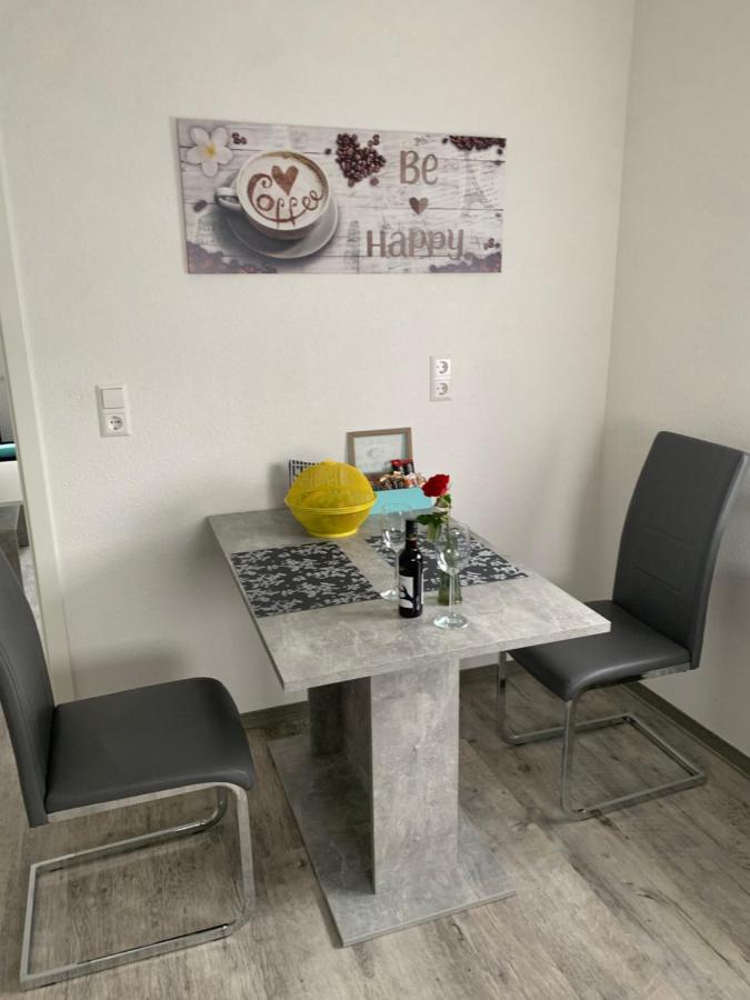 Schöne zwei Zimmer Wohnung - Bed and Breakfast