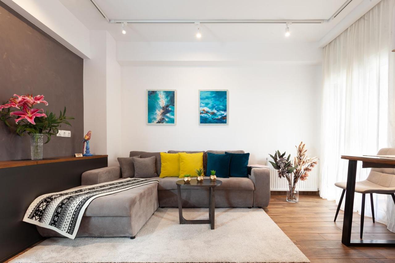 Seaside Apartment by Flisvos Marina - B&B Athens