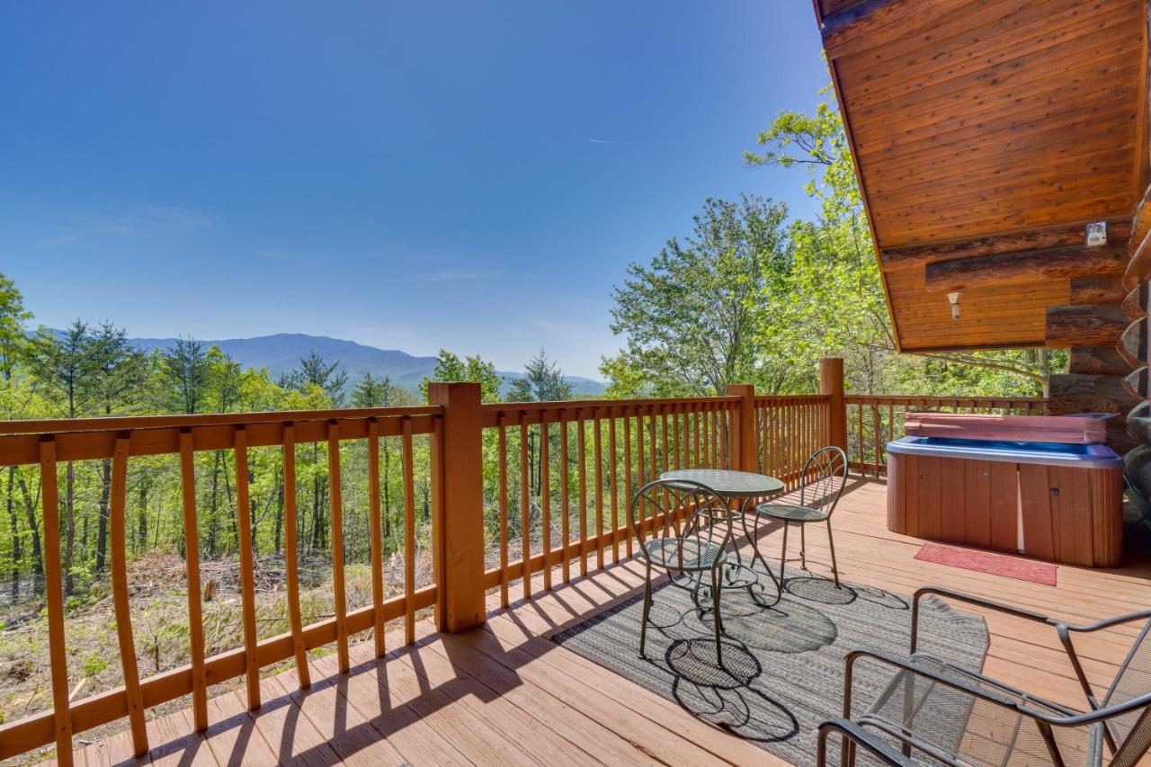 Smoky Mountain Vacation Rental Cabin with Hot Tub! - Chambres d’hôtes Gatlinburg