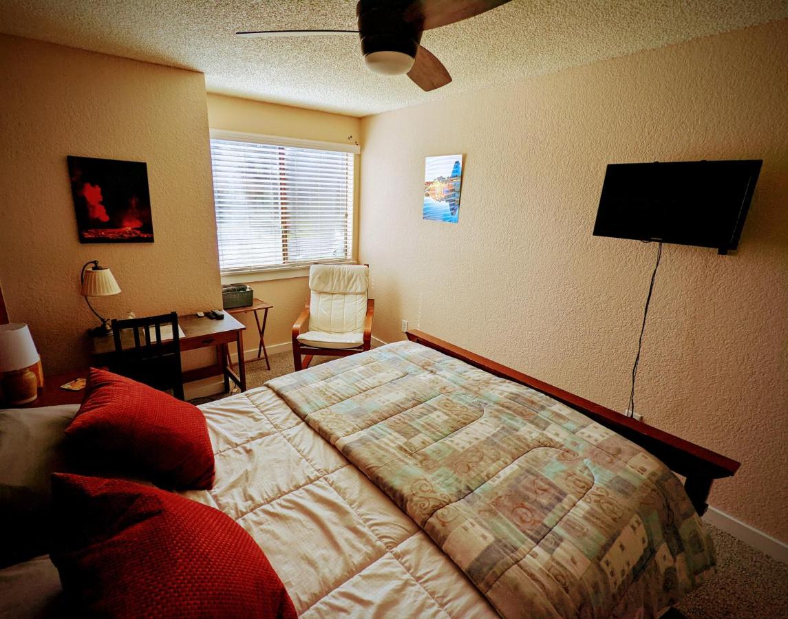 Queen Room with Shared Bathroom