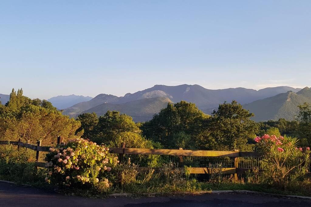 B&B Bartrès - Chalet avec terrasse face aux Pyrénées - Bed and Breakfast Bartrès