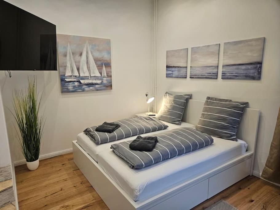 Central City White Line - Ferienwohnung Kiel