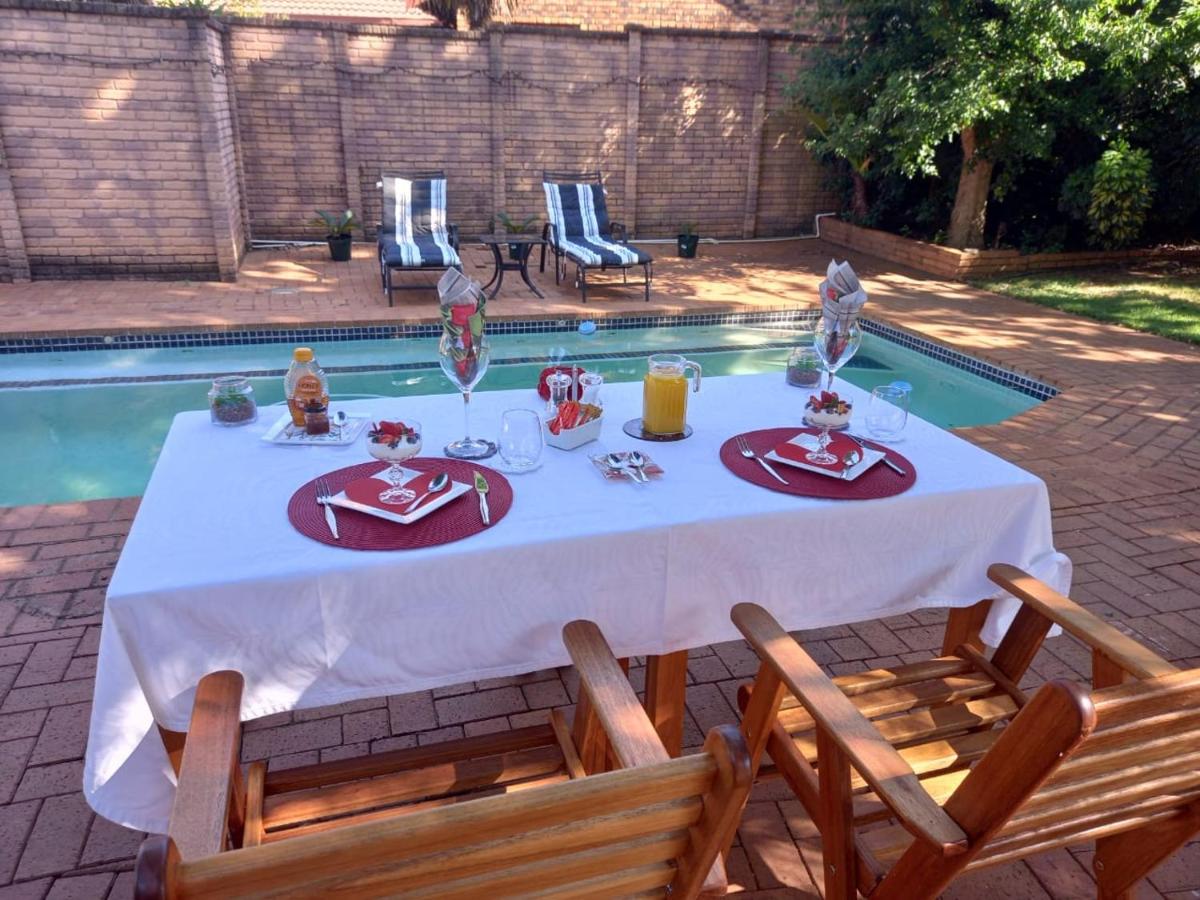Roosthaven Guesthouse - Chambres d’hôtes Centurion