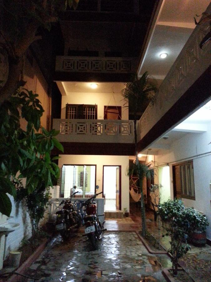 Silver Moon Guest House - B&B Mahabalipuram