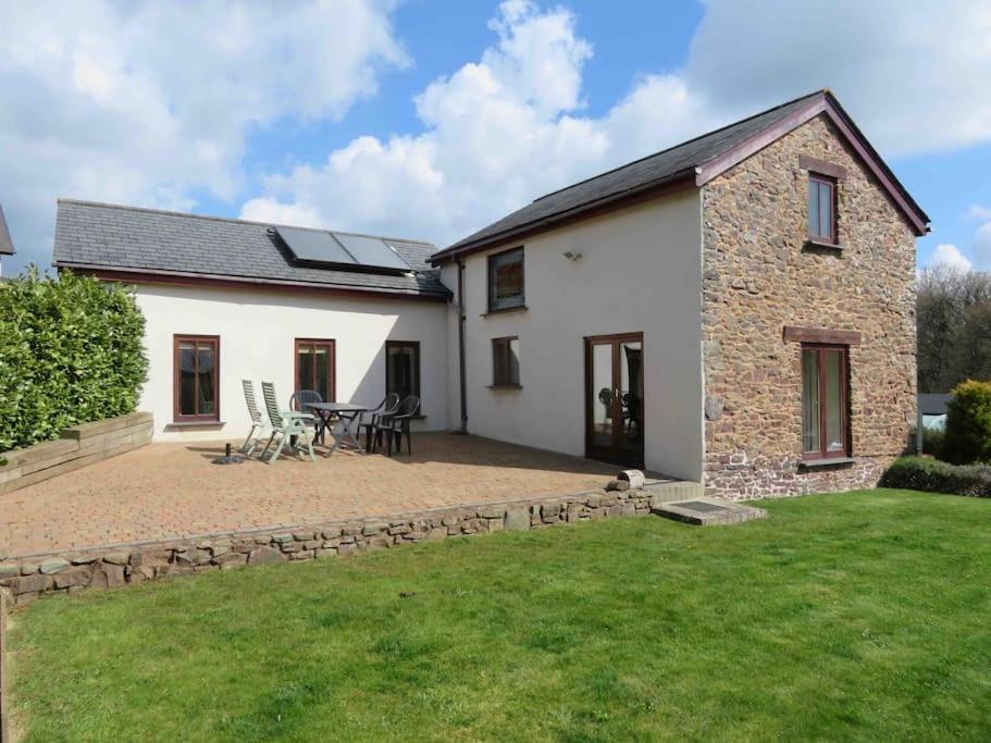 B&B Crediton - Creedy Meadow Barn - Bed and Breakfast Crediton