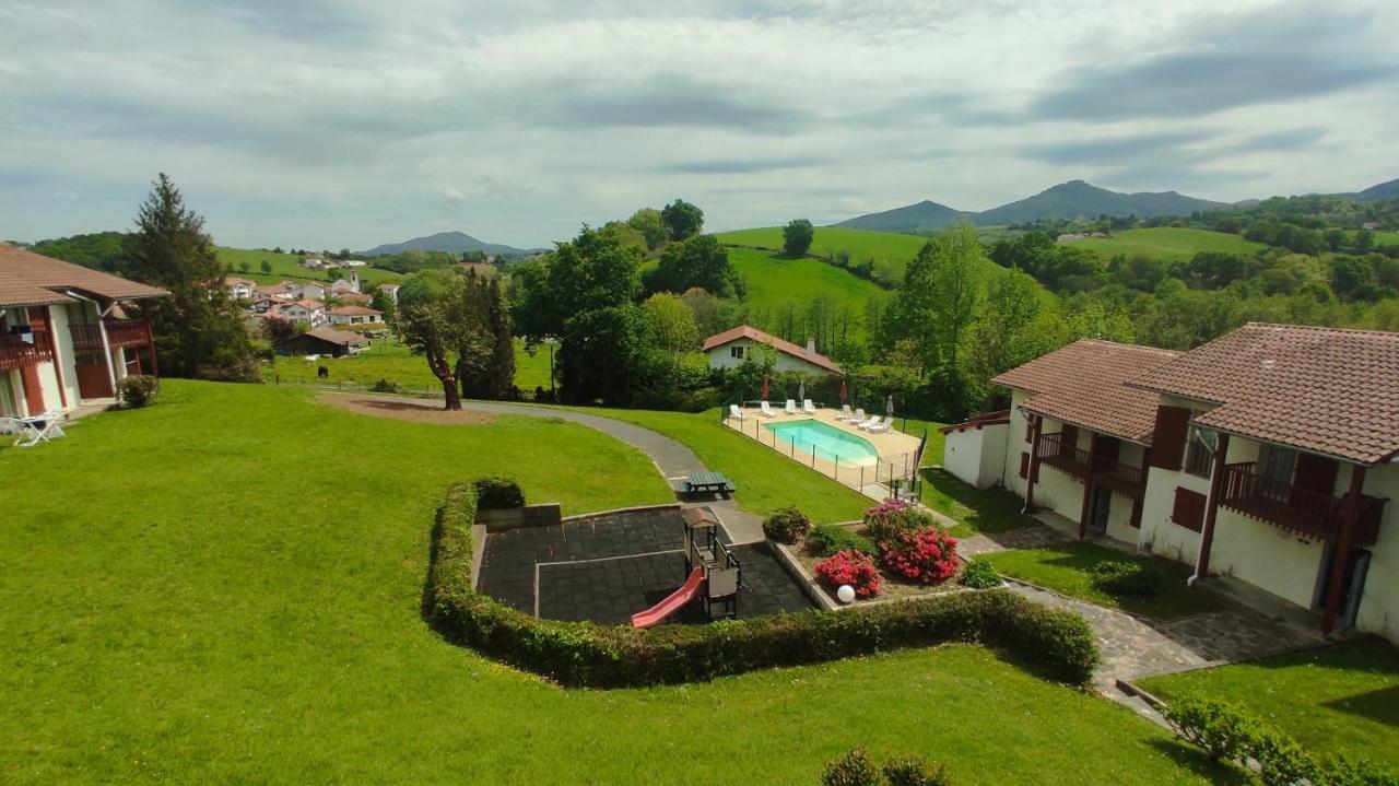 BANCA Piscine Vue Montagnes - Bed and Breakfast