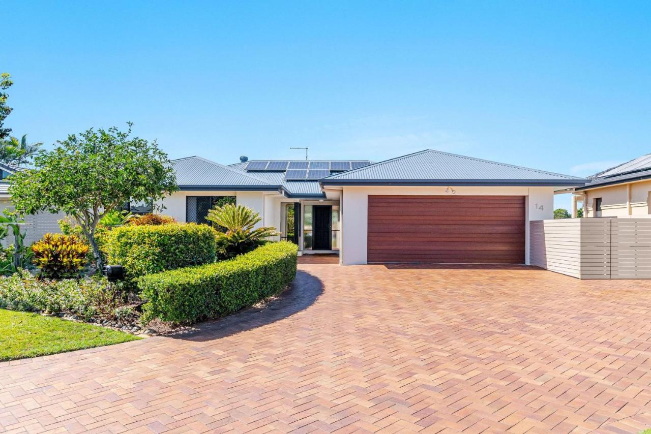 Dolphin Waters - Waterfront Delight with Private Pontoon - Holiday Yamba - Ferienwohnung Yamba