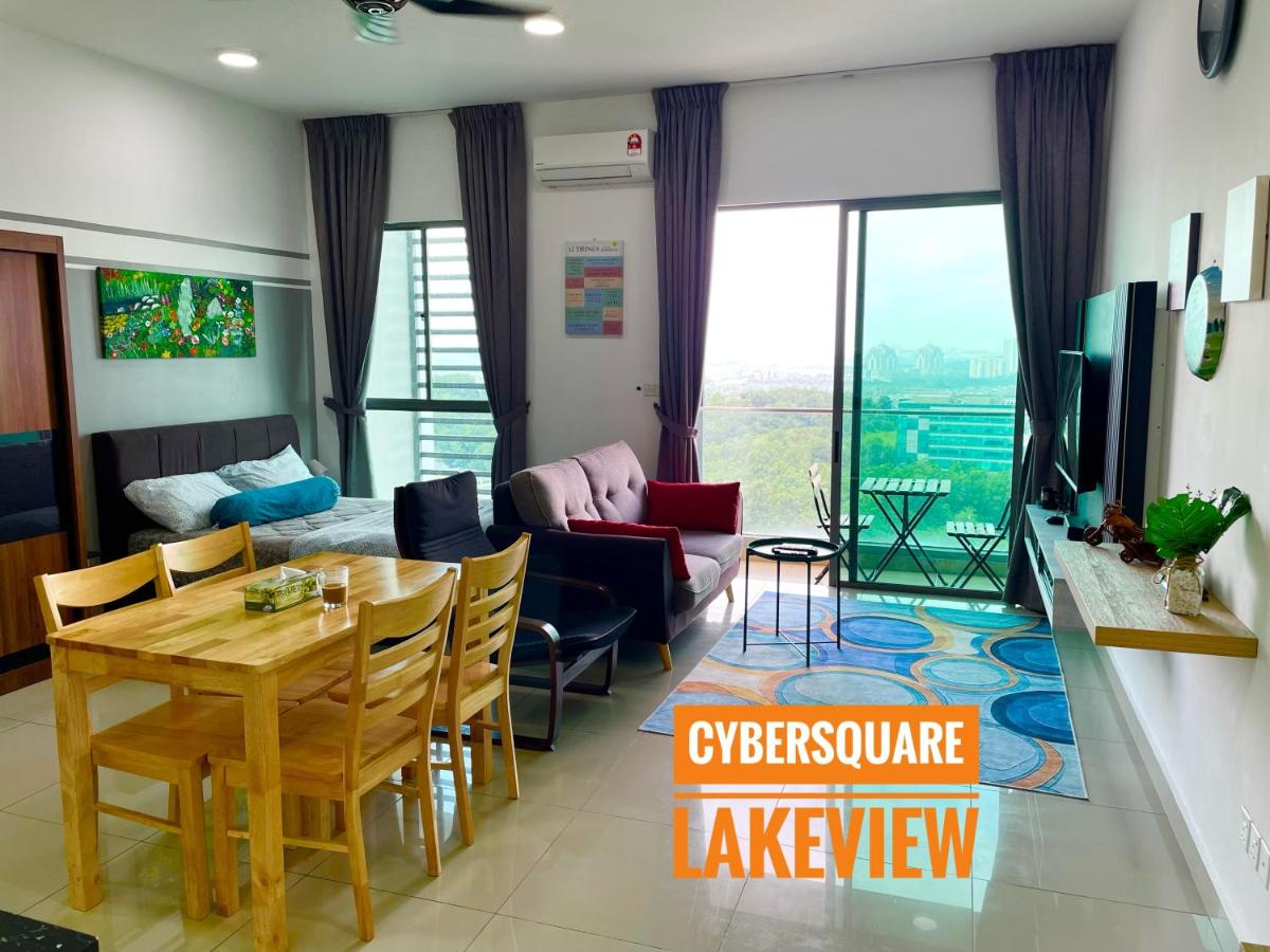 B&B Cyberjaya - Cybersquare Lakeview with Netflix and Disney Hotstar - Bed and Breakfast Cyberjaya